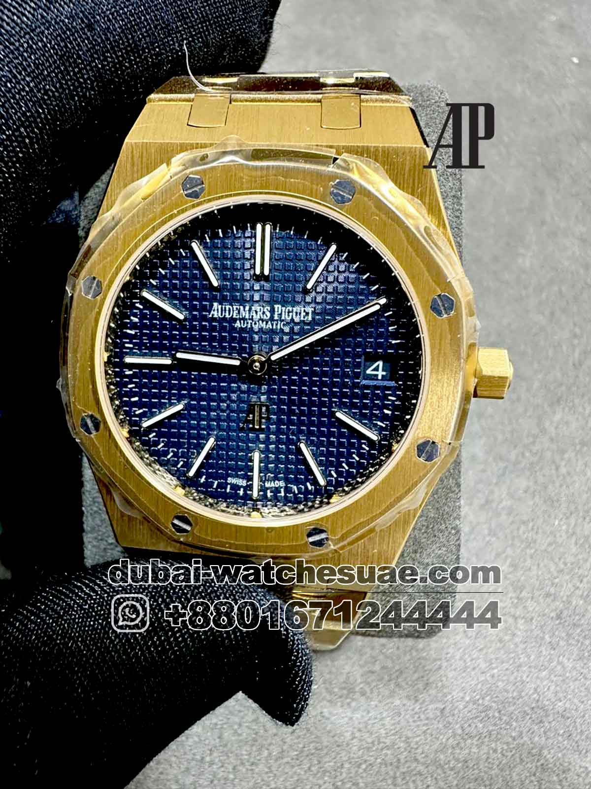10-a-8.jpg Audemars Piguet Royal Oak? 39MM Blue Dial with Golden Bracelet Copy - Image 1