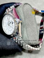 Rolex SKY-DWELLER Jubilee, White dial , 42 mm - Image 3