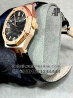 AUDEMARS PIGUET ROYAL OAK 41MM  Ref. 15500OR.OO.D002CR.01  Black Dial Gold Bezel With Black Leather Strap - Image 2