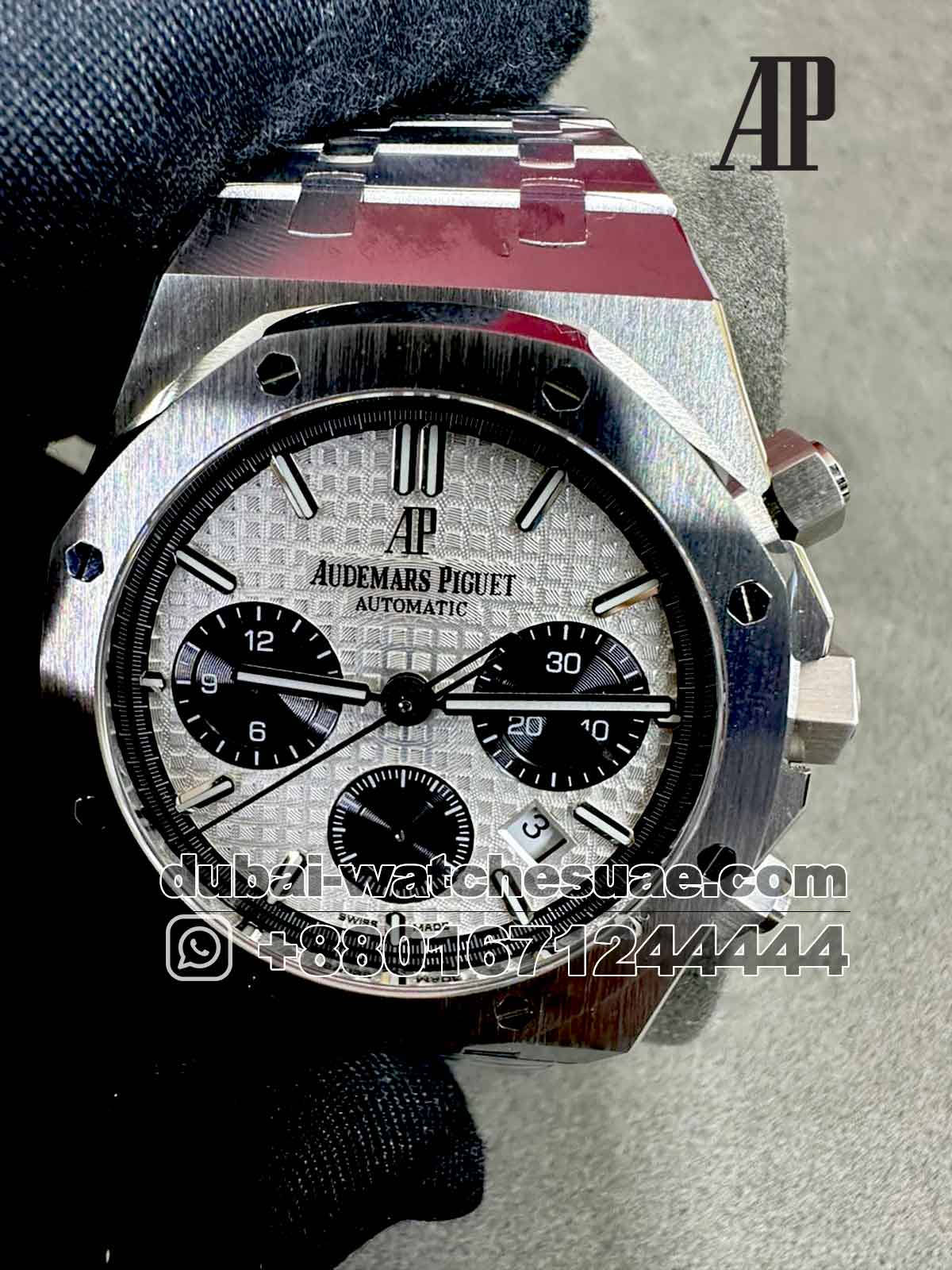 2-a-1-10.jpg Audemars Piguet Royal Oak Chronograph Selfwinding White Dial With Black Sub Dial Copy - Image 1