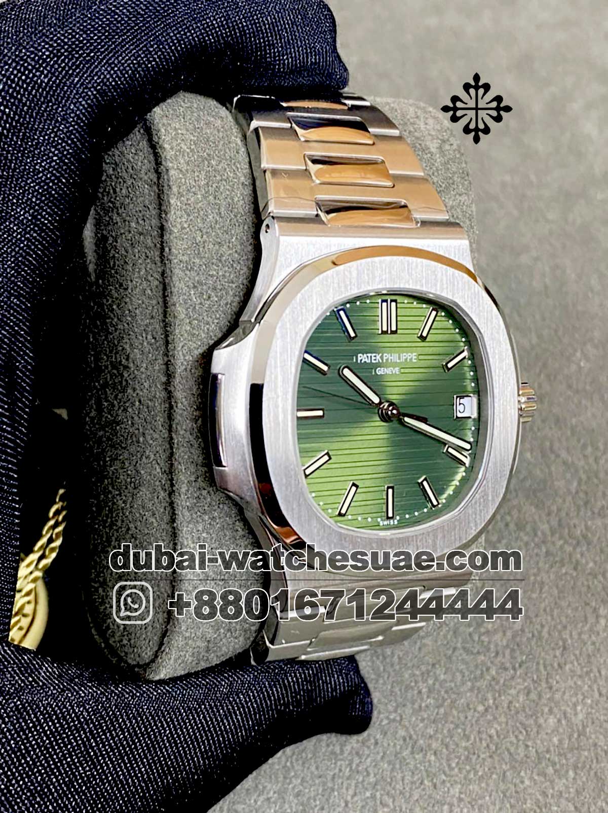 38.1.jpg Patek Philippe NAUTILUS Green Dial Stainless Steel - Image 1