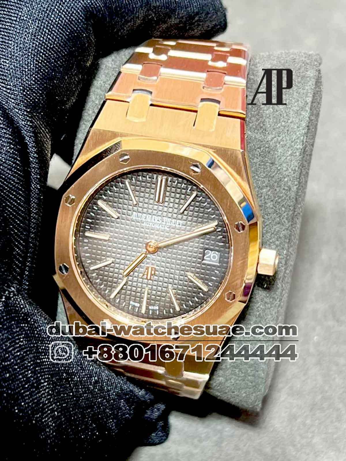 4-a-7.jpg AUDEMARS PIGUET ROYAL JUMBO EXTRA THIN 39 mm Gray Dial PINK GOLD Bezel and Bracelet Ref. 16202OR.OO.1240OR.02 - Image 1