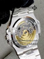 Patek Philippe REF. 5711/1300A-001 A NEW AND UNIQUE COMBINATION OF STAINLESS STEEL AND BAGUETTE DIAMONDS Green Dial and Stainless Steel - Image 5