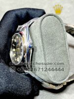 Rolex  41 mm Gray dial with plain bezel Oyester bracelet - Image 3