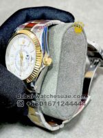 Rolex SKY-DWELLER Oyster, Yellow gold, White Dial, 42 mm - Image 3