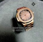 Patek Philippe Nautilus 5711/1R-001 Ros?gold 40mm Rosegold Dial with Gold plated Bracelet - Image 2